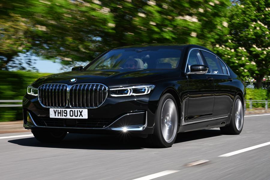  BMW 745Le xDrive (G12) 2019 года  (UK) (фото 17 из 26)